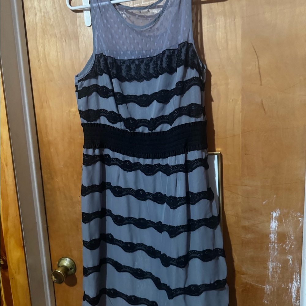 XOXO Gray and Black Sleeveless Midi Sundress